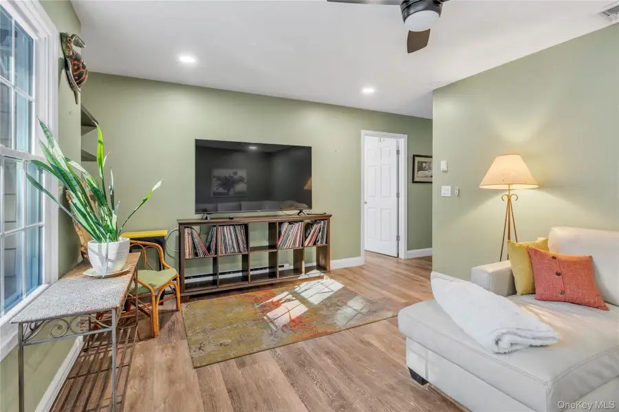25 Revere Dr, Sayville, NY 11782 - #3