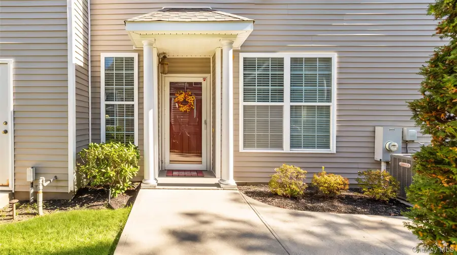6 Halley Lane, Miller Place, NY 11764 - #2