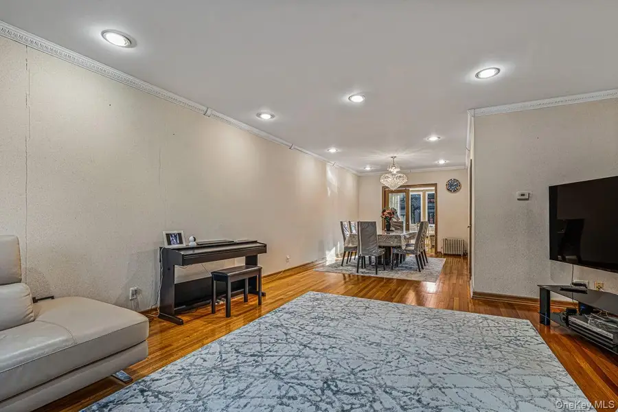 67-46 Exeter Street, Forest Hills, NY 11375 - #3