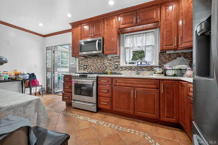 66 Sprague Drive, Valley Stream, NY 11580 - #3