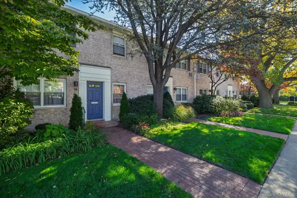 7 N Lewis Place #2B, Rockville Centre, NY 11570
