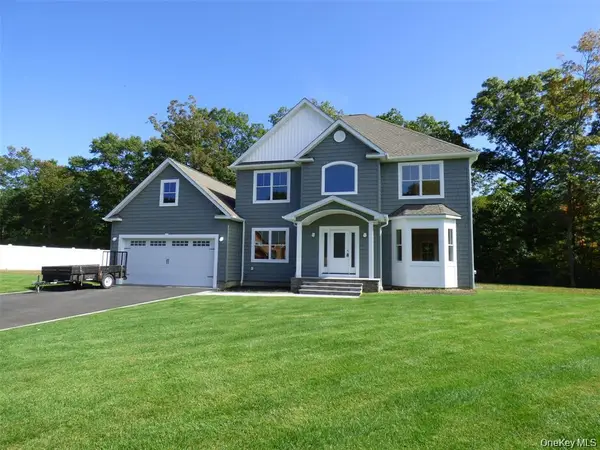 5 Lakeland Woods Court #5, Ronkonkoma, NY 11749
