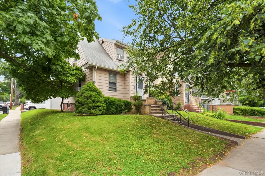 7601 164th Street, Fresh Meadows, NY 11366 - #3