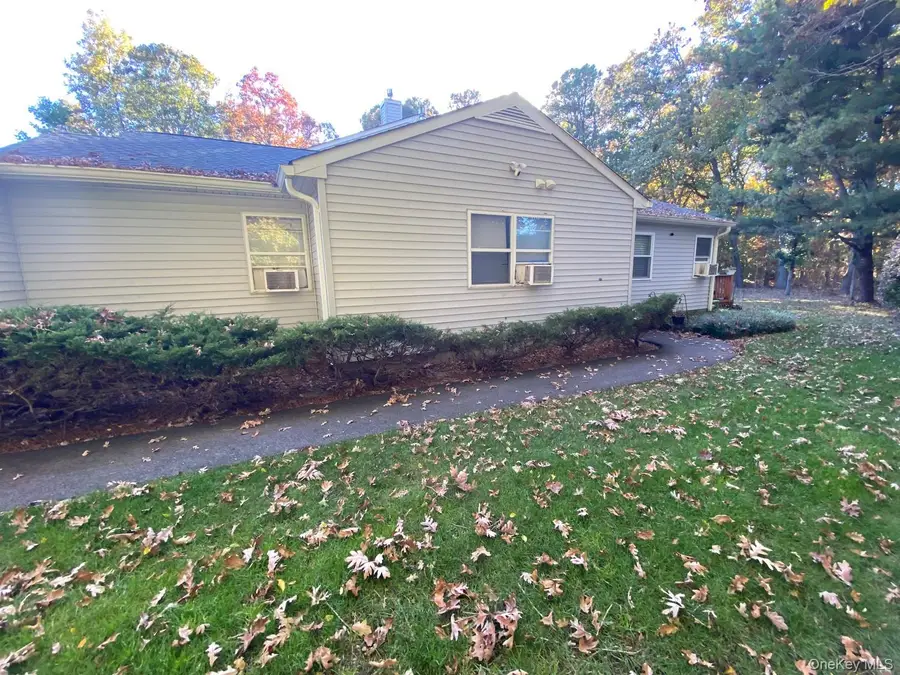 16 Cal Ct Court, Manorville, NY 11949 - #3