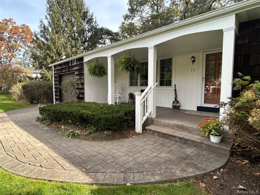 19 New York Avenue, Port Jefferson Station, NY 11776 - #2