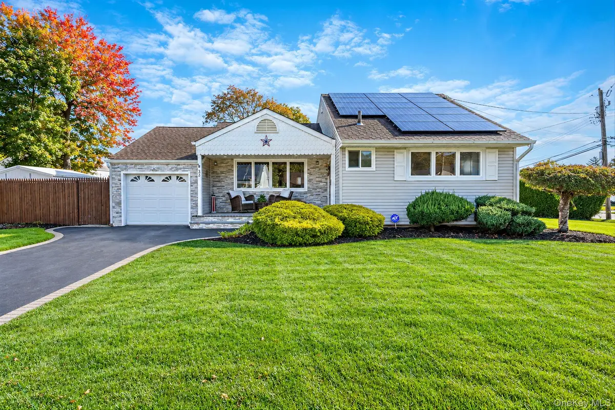 33 Gaulton Drive, North Babylon, NY 11703 - #1
