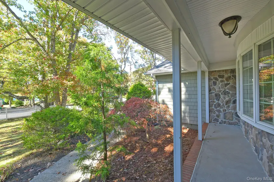 673 Old Medford Avenue, Medford, NY 11763 - #2