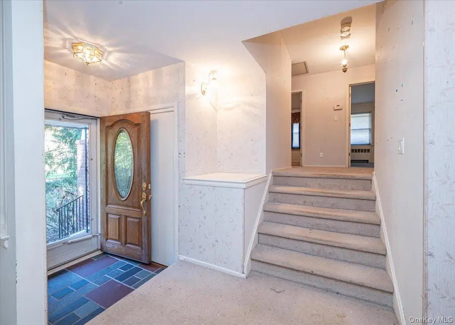 1 Beck Place, Huntington, NY 11743 - #3