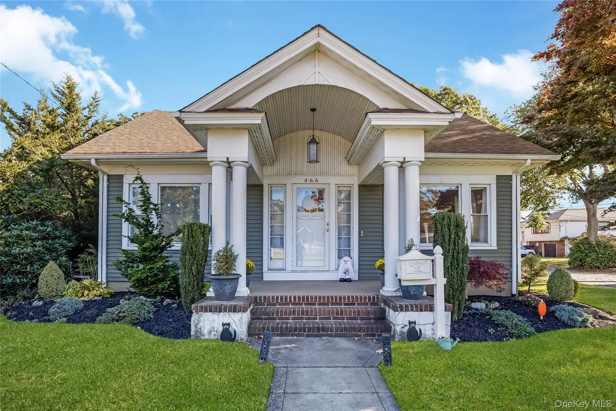 466 N Wellwood Avenue, Lindenhurst, NY 11757 - #1
