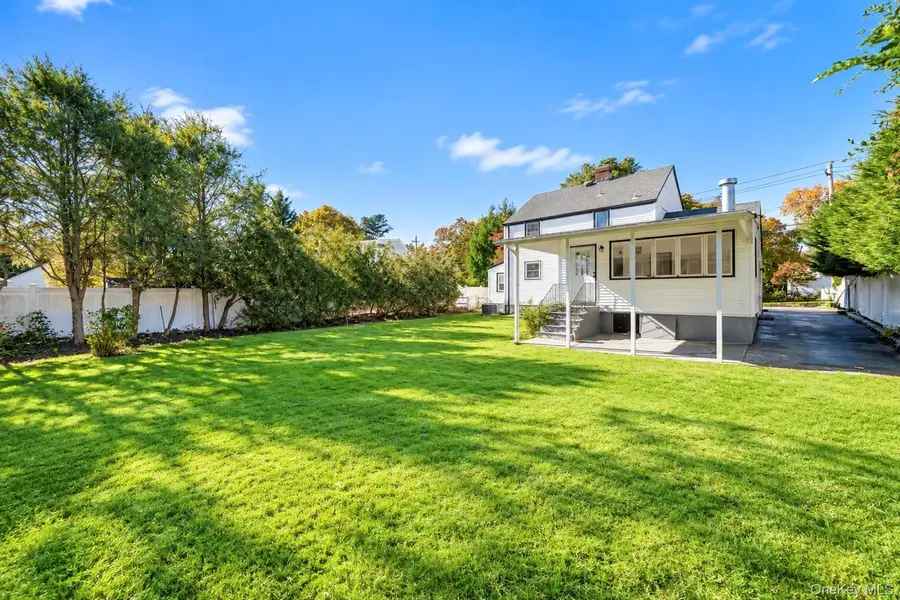 77 Juniper Avenue, Smithtown, NY 11787 - #3