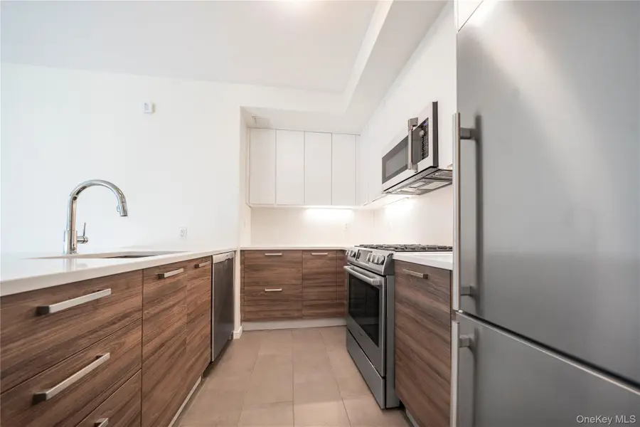40 Pinehurst Avenue #2D, New York, NY 10033 - #3