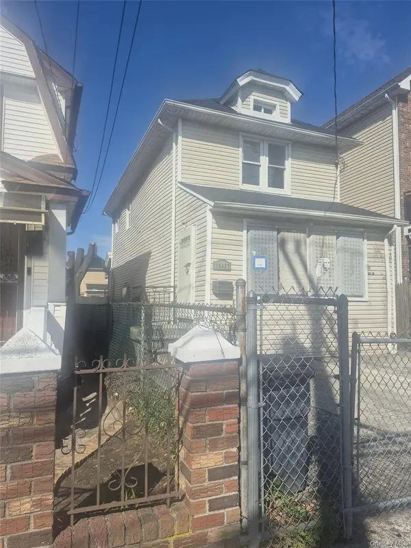 16457 109th Ave, Addisleigh Park, NY 11433