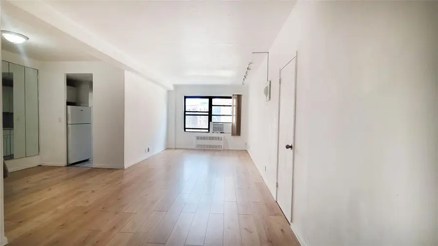 99-52 66rd #3T, Rego Park, NY 11374 - Image #2