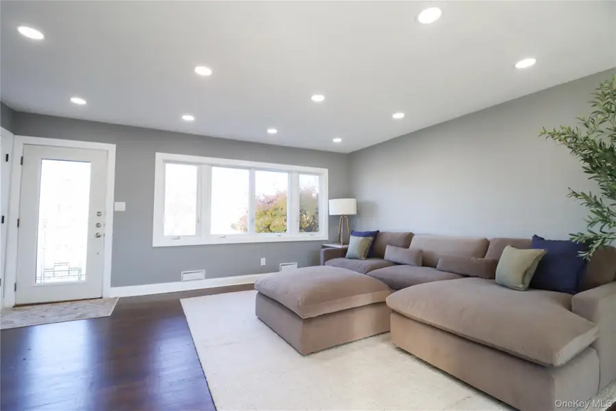 14a Earl Place, Amity Harbor, NY 11701 - Image #2