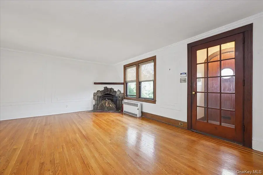 33 Dartmouth Street, Valley Stream, NY 11581 - Image #3