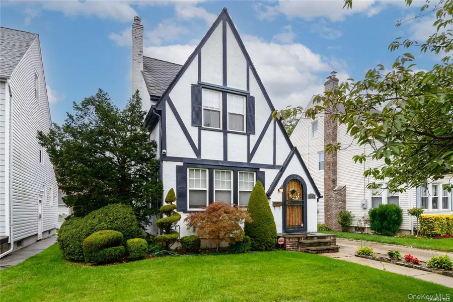 425 Marcellus Road, Mineola, NY 11501 - #2