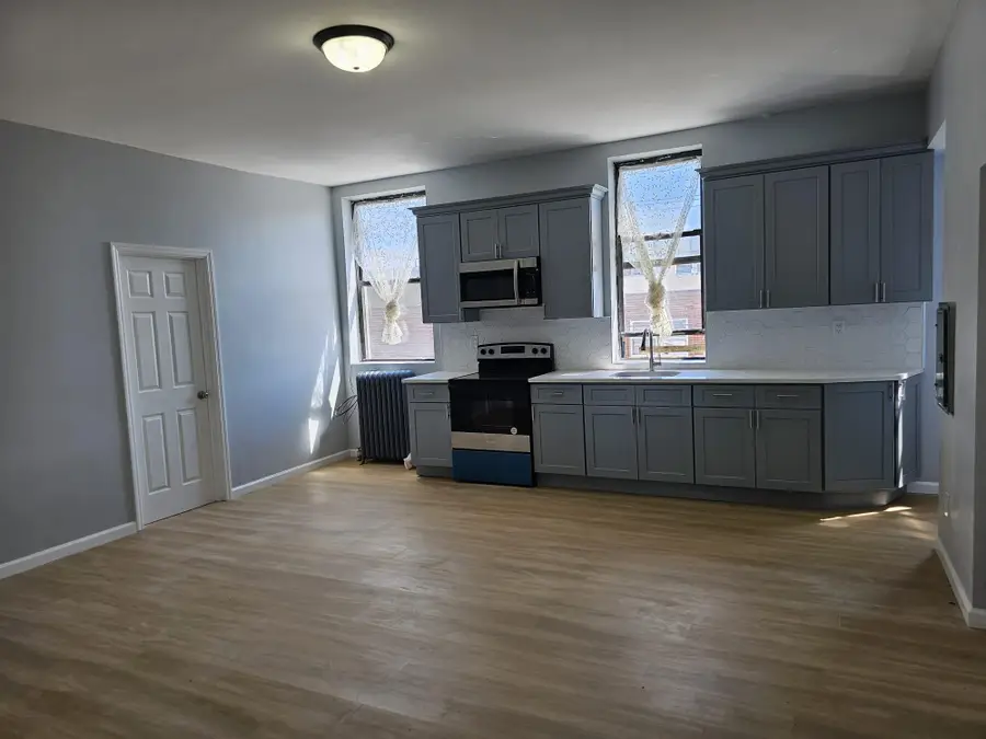 196 Rockaway Avenue, Valley Stream, NY 11580 - Image #2