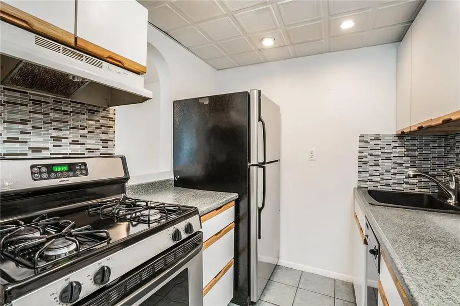 397 N Broadway #3E, Yonkers, NY 10701 - Image #3