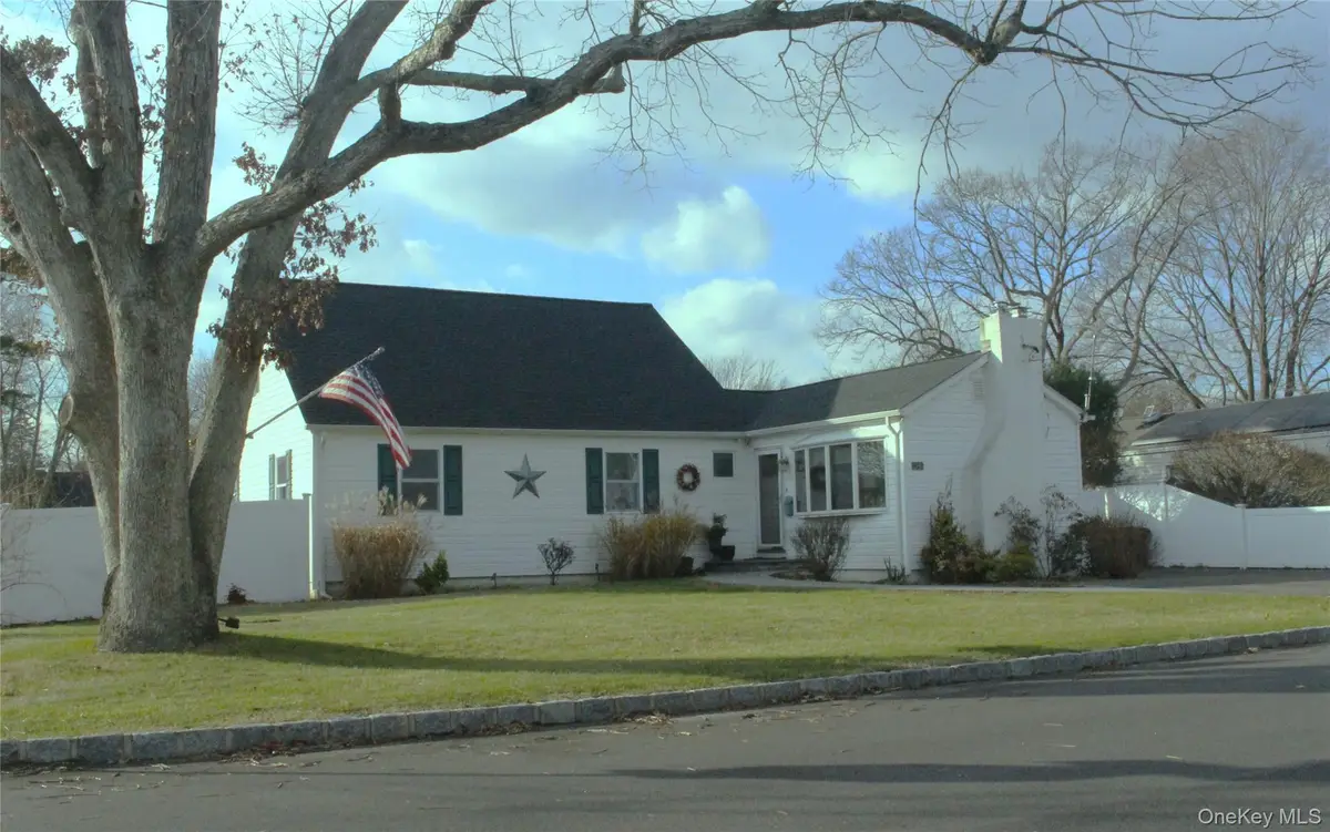 1346 Pine Drive, Bay Shore, NY 11706 - Image #1