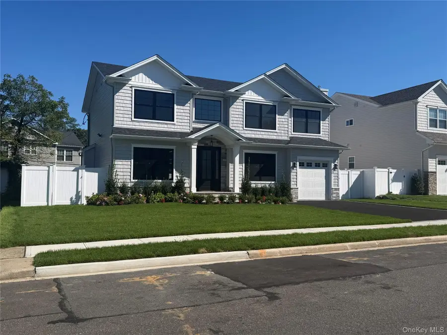 20 Raynham Drive, Syosset, NY 11791 - #2