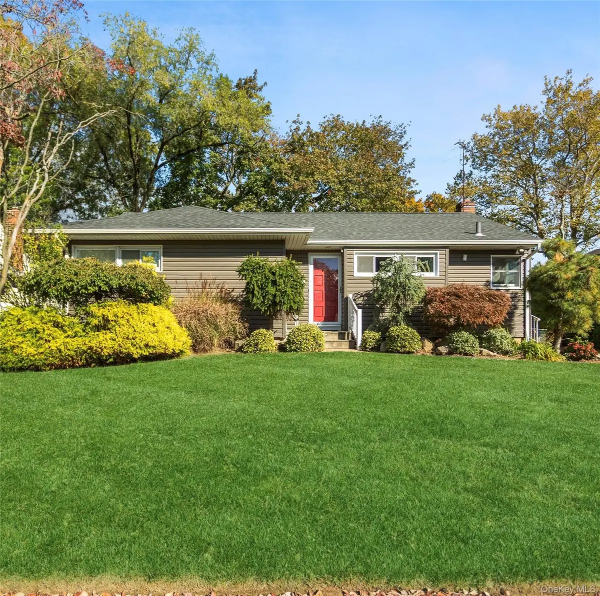 437 Cedar Lane, East Meadow, NY 11554 - Image #1