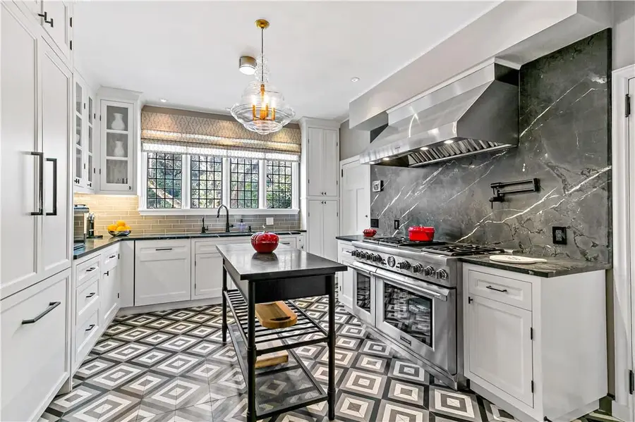 31 Old Army Road, Scarsdale, NY 10583 - Image #3