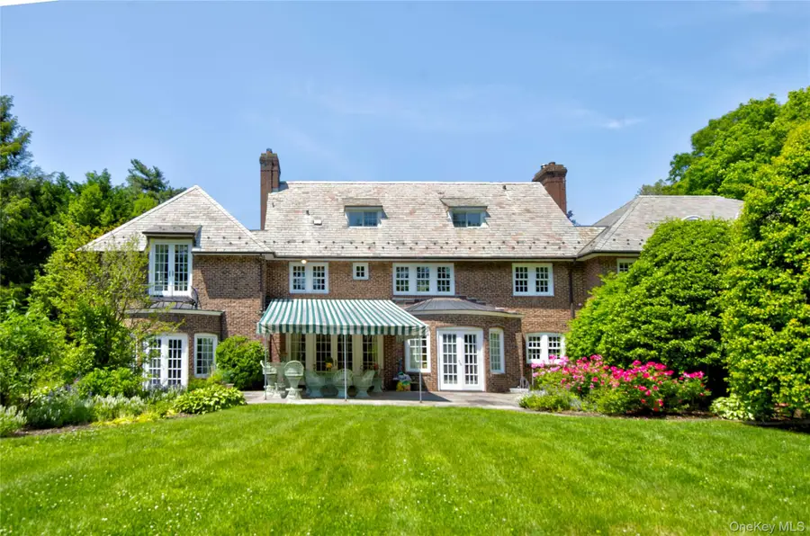 9 Meadow Spring Lane, Glen Cove, NY 11542 - Image #2