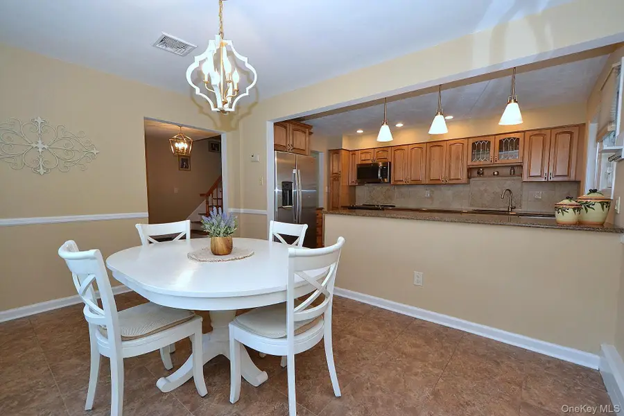 137 Iceland Drive, South Huntington, NY 11746 - Image #3