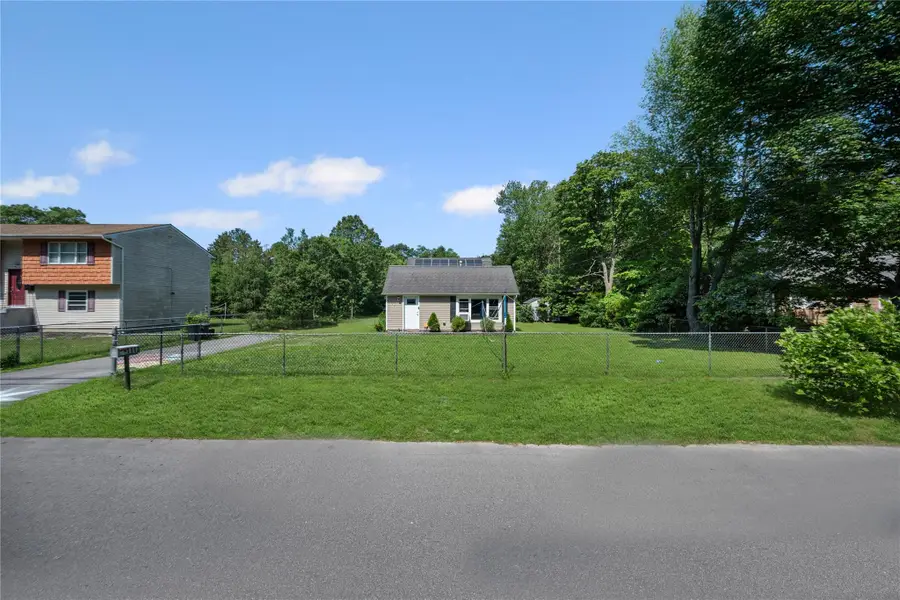 1113 Joselson Avenue, Bay Shore, NY 11706 - Image #3