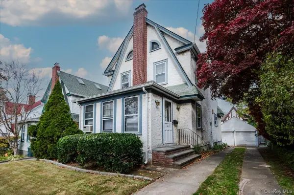 4627 Jayson Avenue, Great Neck, NY 11020