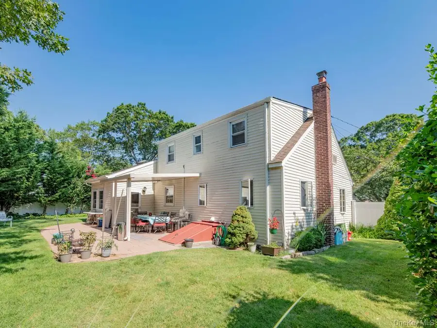 306 Clay Avenue, West Islip, NY 11795 - #3