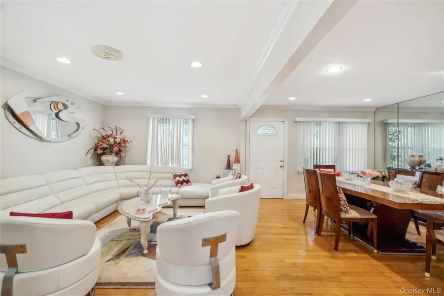 62 Bretton Road, New Hyde Park, NY 11040 - Image #2