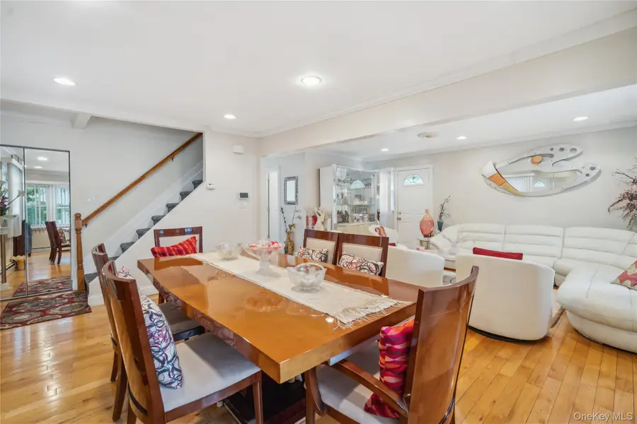 62 Bretton Road, New Hyde Park, NY 11040 - Image #3