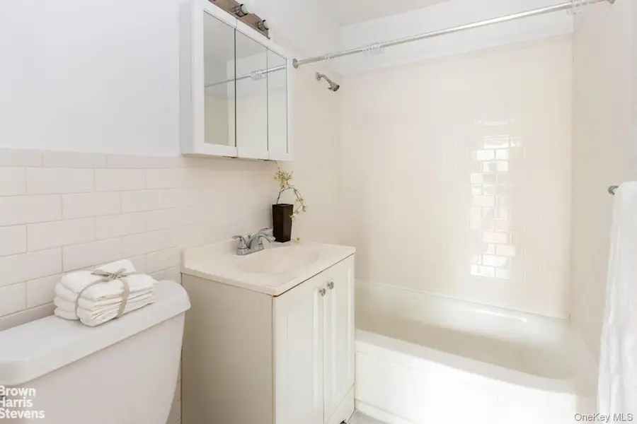 3671 Hudson Manor Terrace #4F, Bronx, NY 10463 - Image #3