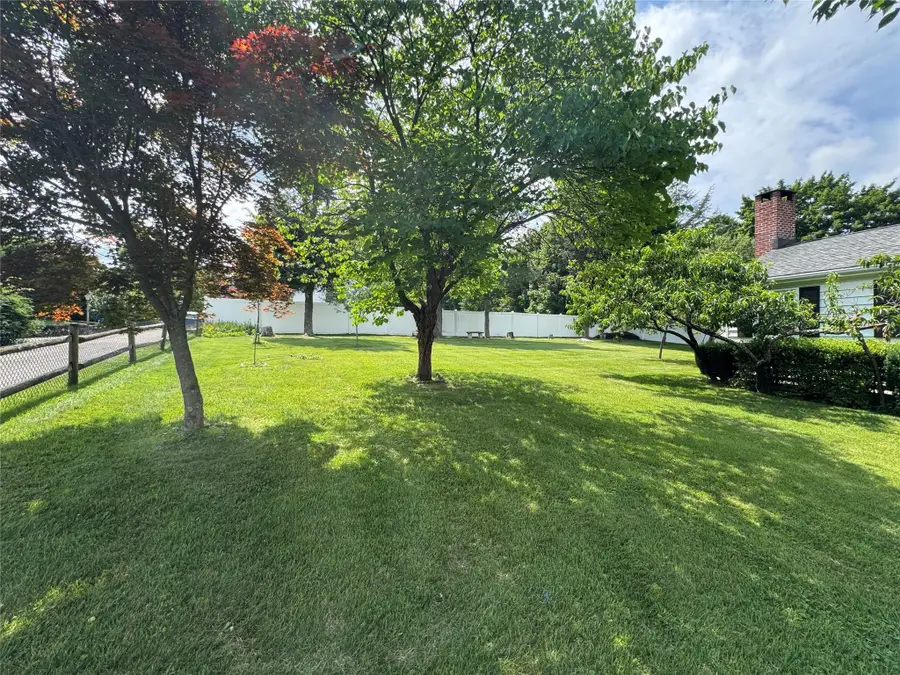 11 Knollcrest Drive, New Fairfield, CT 06812 - #2