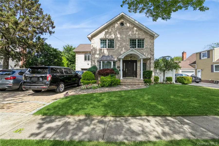 27 Greenlawn Boulevard, Valley Stream, NY 11580 - #2