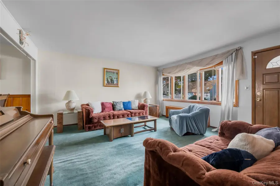 34 Heath Place, Hempstead, NY 11550 - Image #3