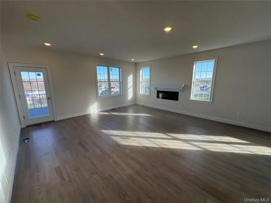 34 Dartmouth Drive, Poughkeepsie, NY 12603 - Image #3