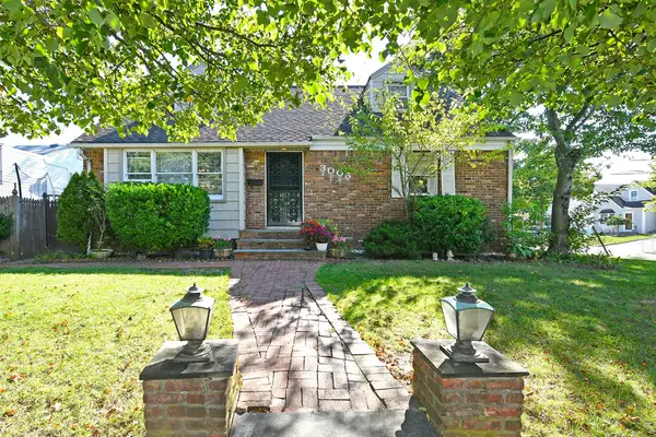 3005 Harding Street, Oceanside, NY 11572