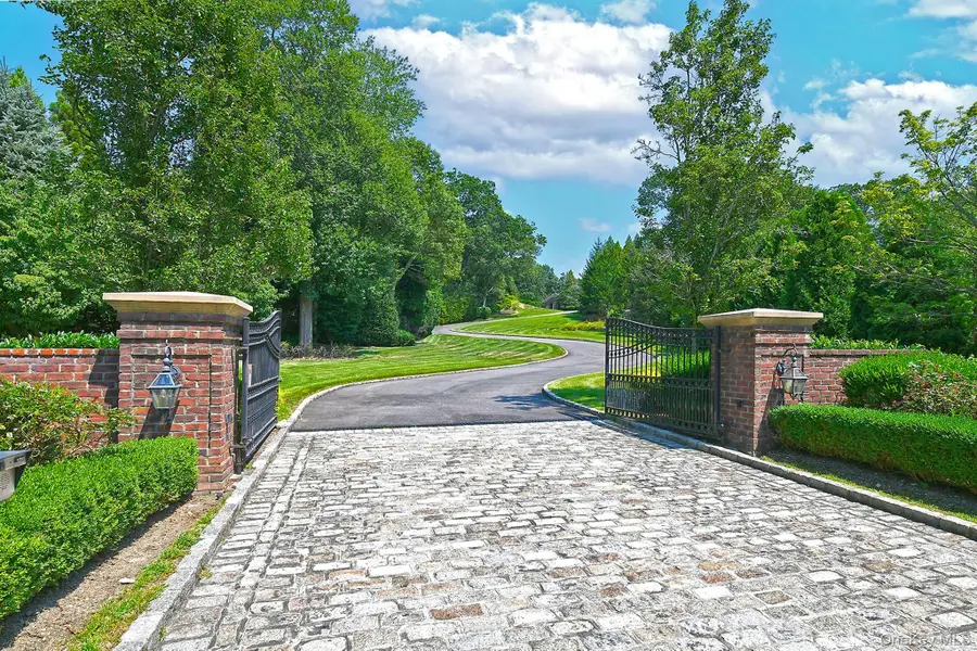 142 Round Swamp Road, Melville, NY 11747 - Image #2