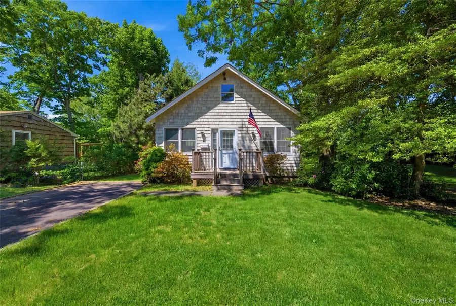 26 Garfield Avenue, East Islip, NY 11730 - #2