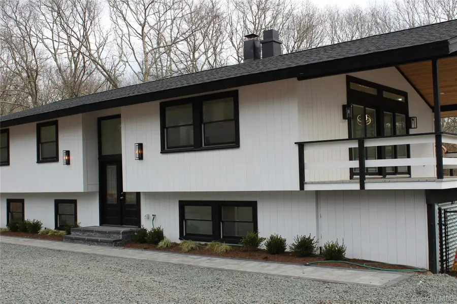 105 Old Riverhead Road, Hampton Bays, NY 11946 - #3