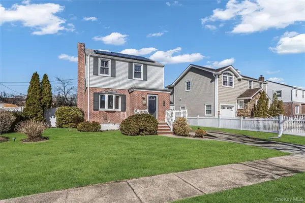 36 Amethyst Street, Elmont, NY 11003