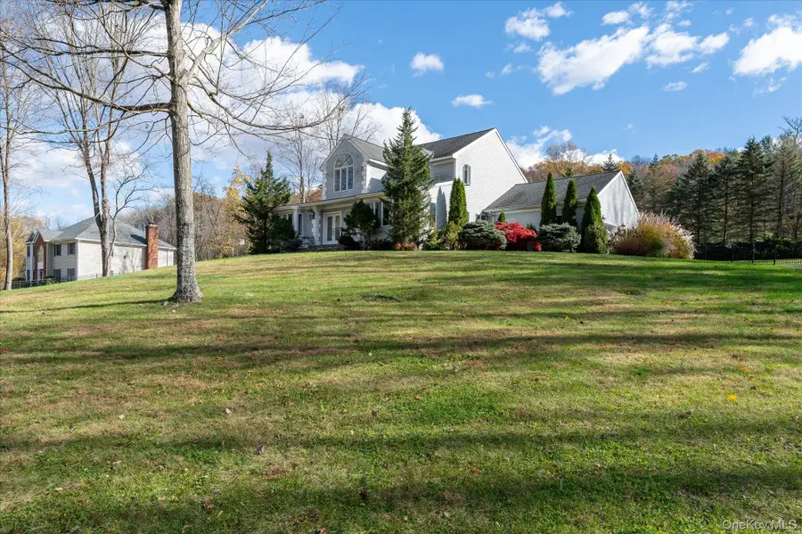 468 Peekskill Hollow Road, Putnam Valley, NY 10579 - Image #2