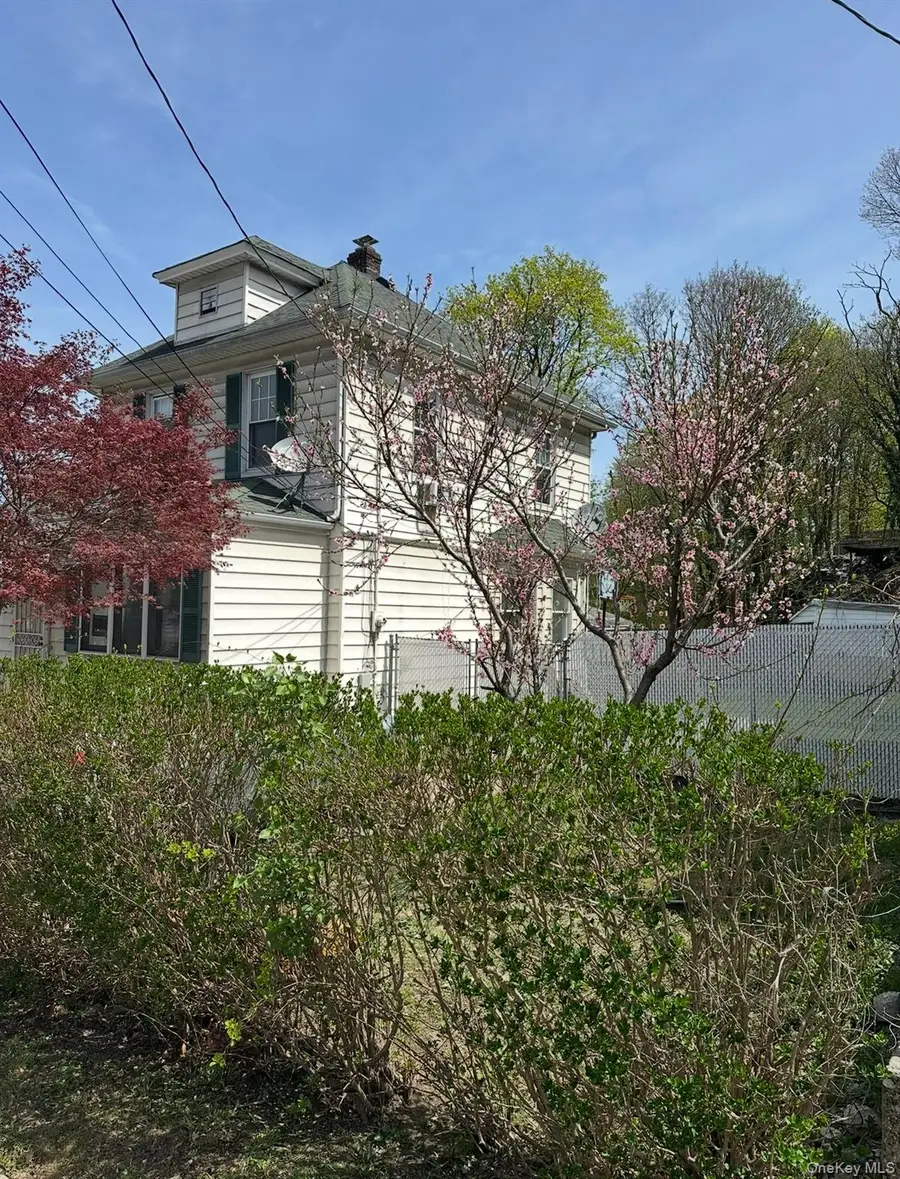 303 Glen Avenue, Staten Island, NY 10301 - Image #3