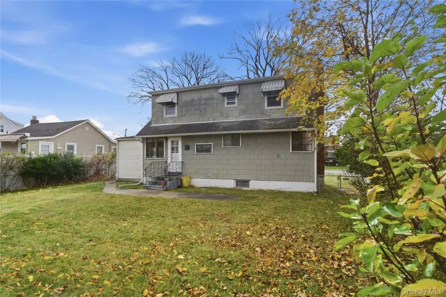207 N Nassau Avenue, Massapequa, NY 11758 - Image #3