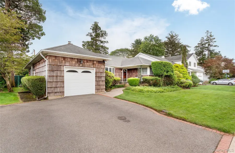 9 Eaton Road, Syosset, NY 11791 - Image #2