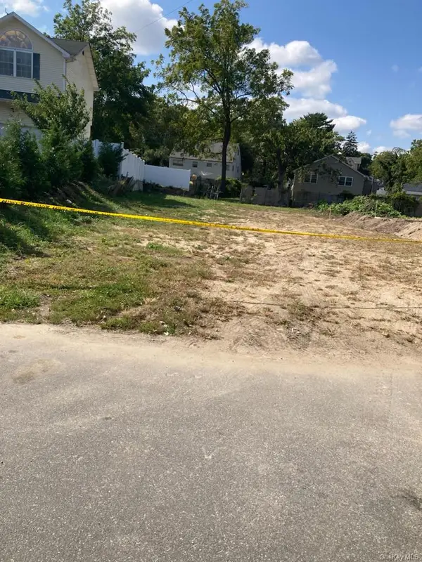 12 Chestnut, Wyandanch, NY 11798