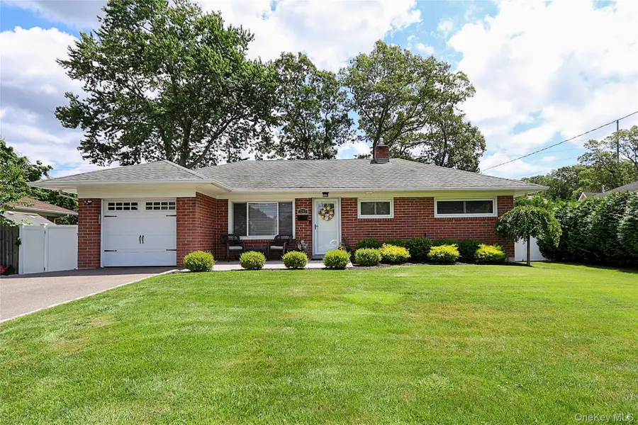 1057 Thompson Drive, Bay Shore, NY 11706 - #2