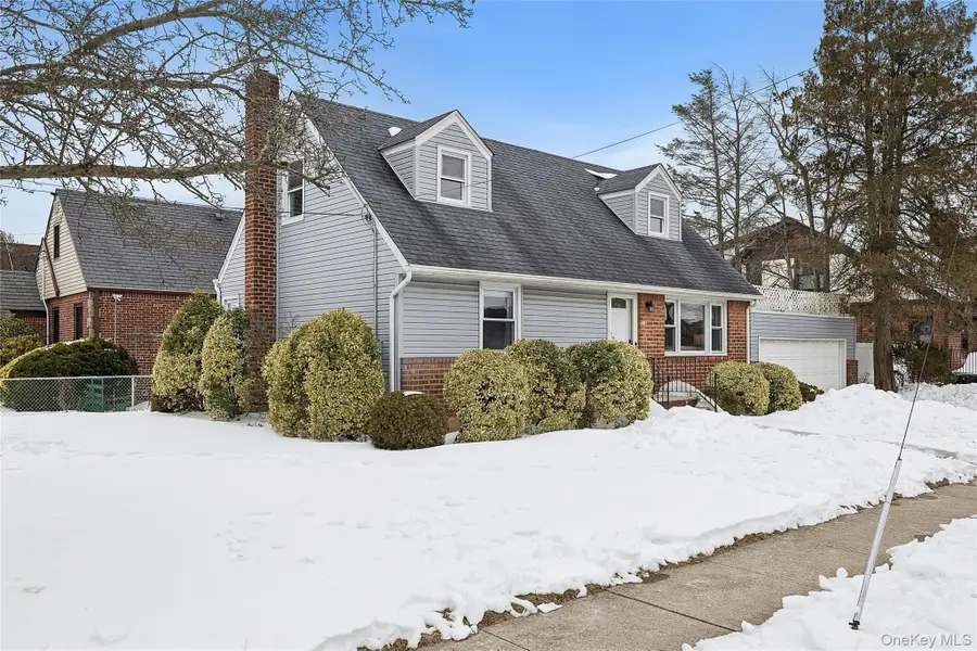 136 3rd Street, New Hyde Park, NY 11040 - #2